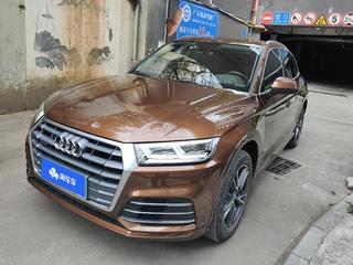 奥迪Q5L 40TFSI 2.0T 自动 荣享时尚型 