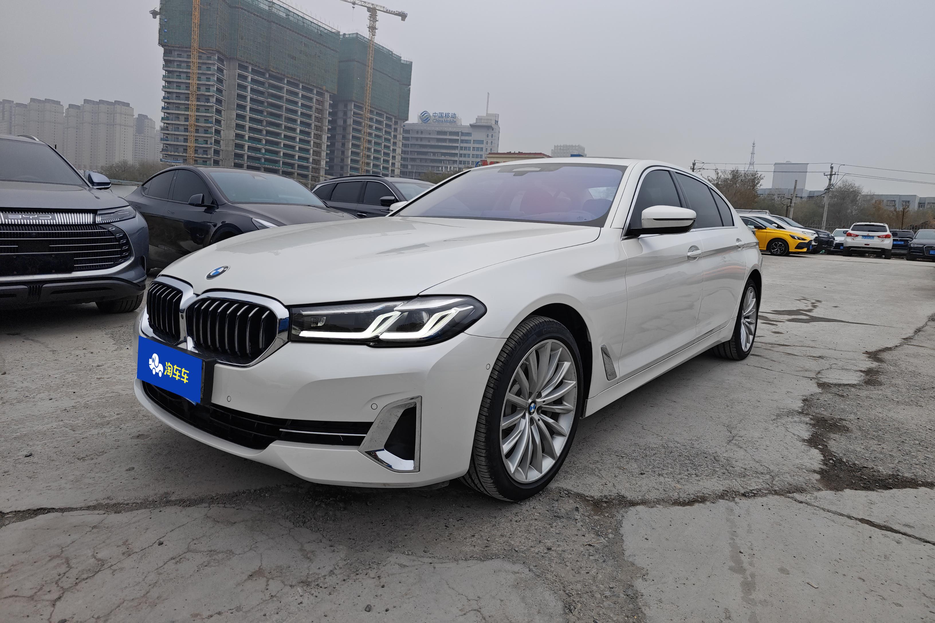宝马5系 530Li 2022款 2.0T 自动 汽油 改款二行政型豪华套装 价格0万