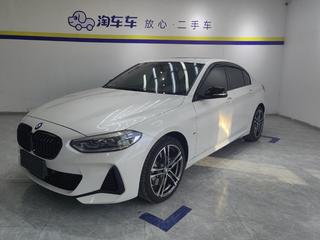 宝马1系 125i 2.0T 自动 M运动曜夜版 