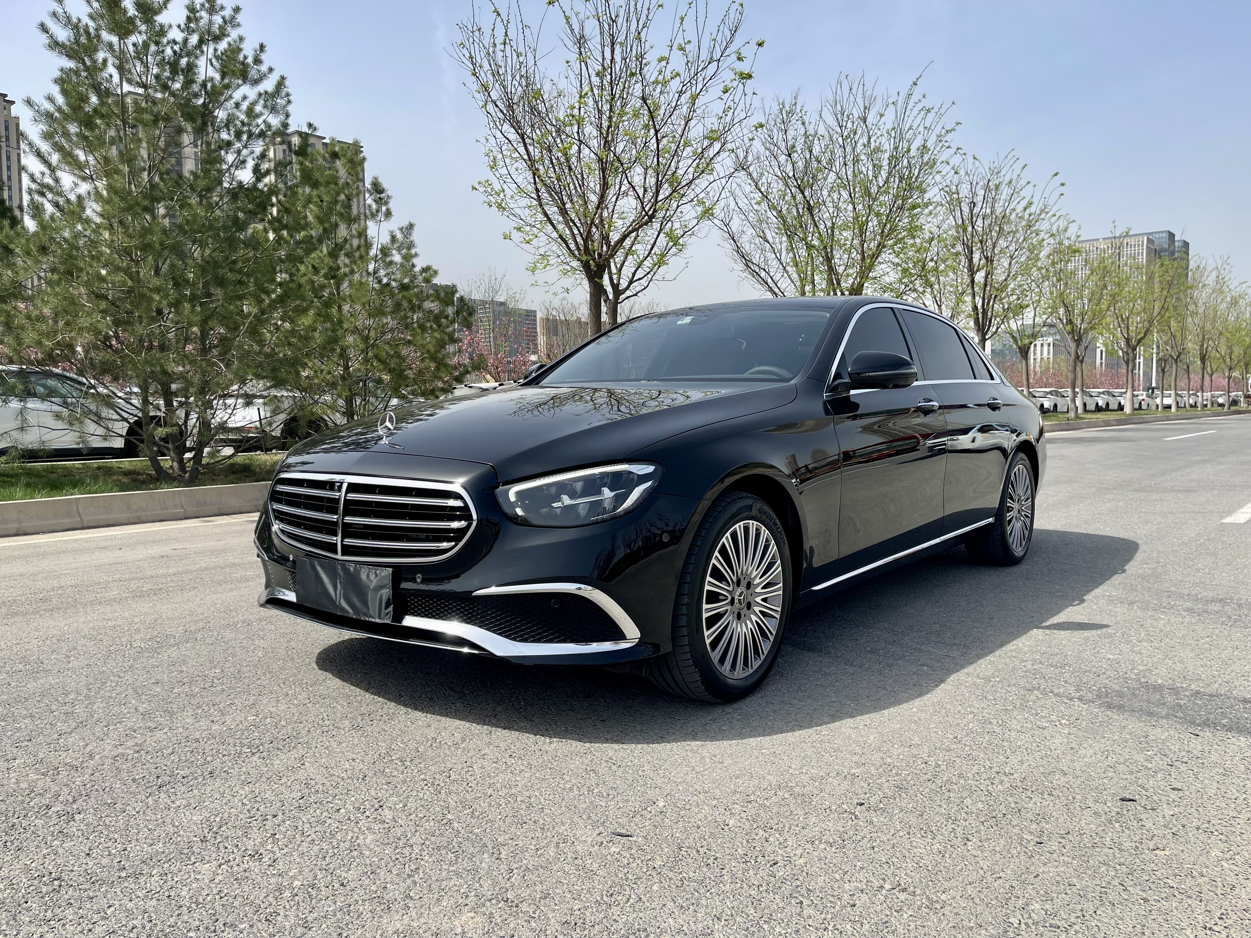 奔驰E级 300L 2022款 2.0T 自动 汽油 豪华型 价格0万