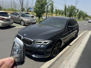 宝马5系 530Li 2.0T 自动 改款领先型M运动套装 