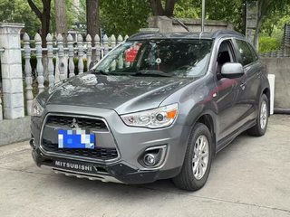三菱劲炫 2.0L 手动 舒适版 