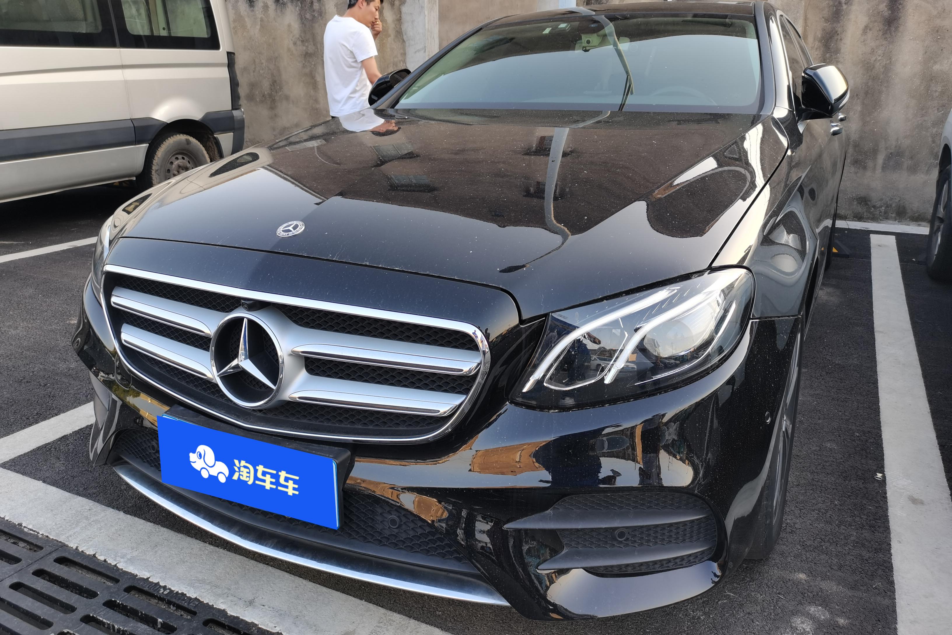 奔驰E级 E300L 2020款 2.0T 自动 汽油 运动时尚型 价格0万