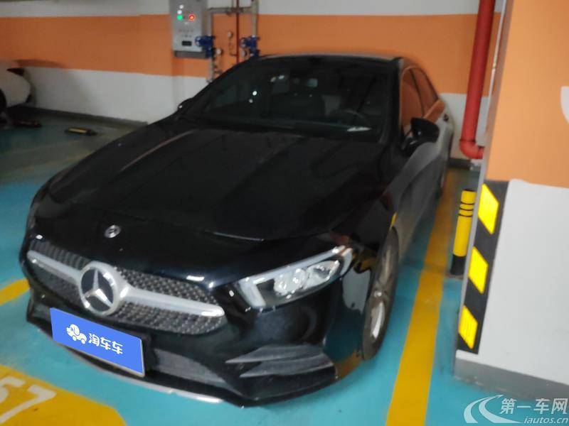 奔驰A级 A200L 2020款 1.3T 自动 改款运动轿车时尚型 (国Ⅵ) 
