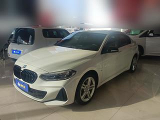 宝马1系 120i 1.5T 自动 M运动曜夜版 