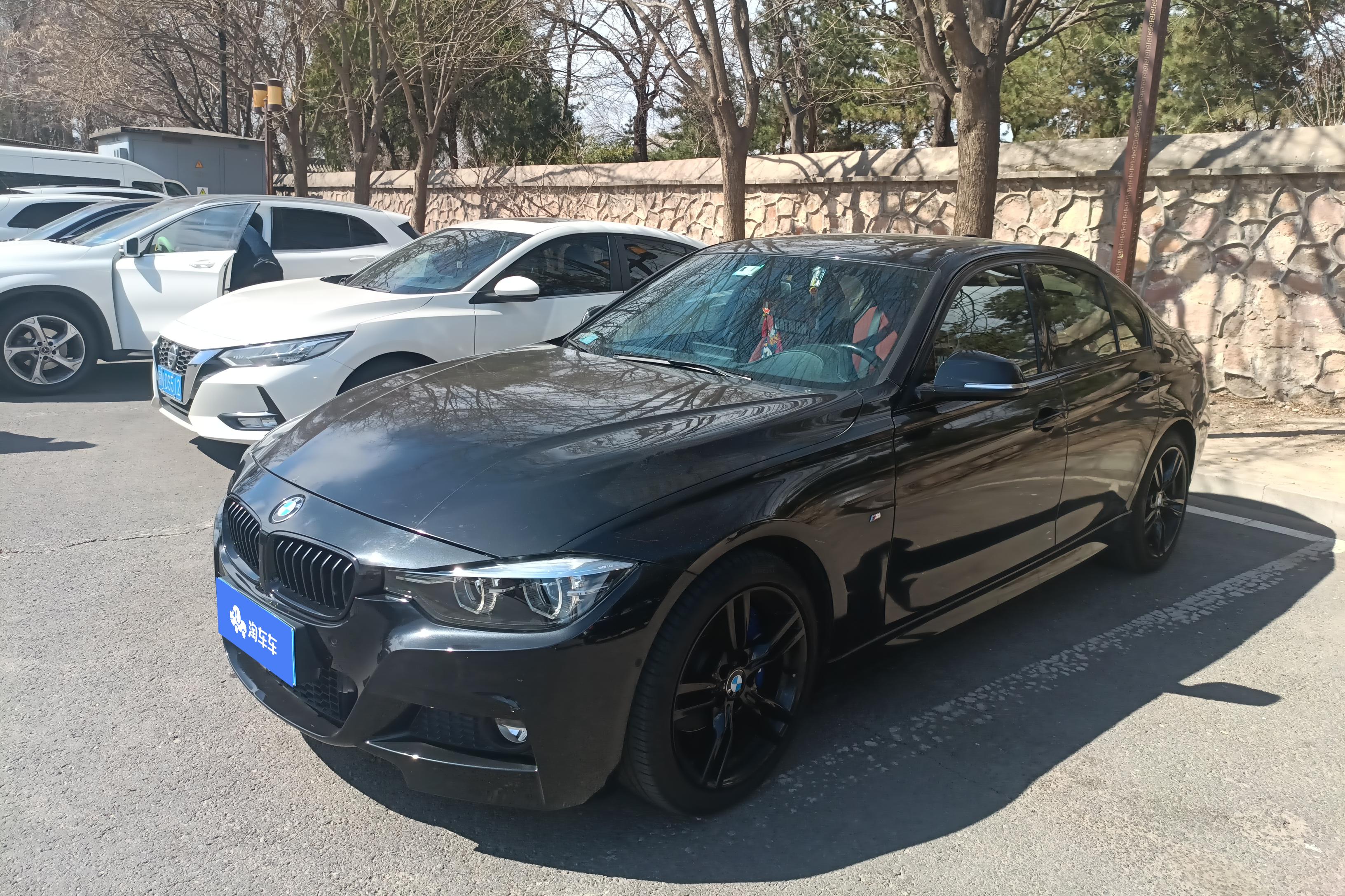 宝马3系 320i 2019款 2.0T 自动 汽油 M运动曜夜版 价格0万