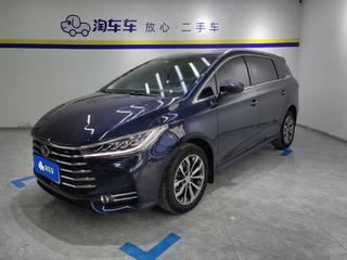比亚迪宋MAX 1.5T 自动 智联睿逸天窗型 
