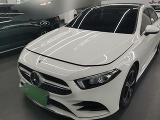 奔驰A级 A200L 1.3T 自动 改款二运动轿车时尚型 