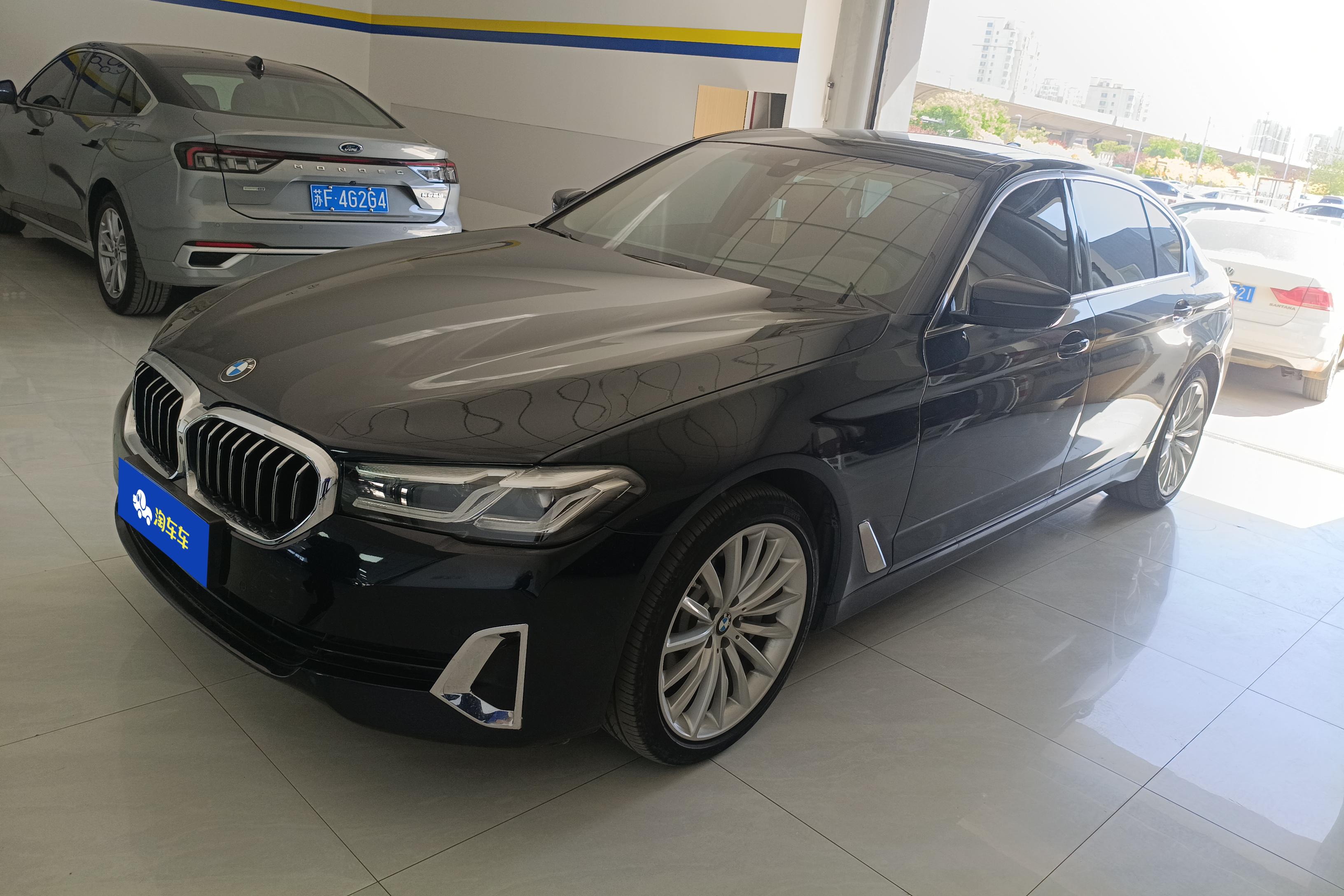 宝马5系 530Li 2021款 2.0T 自动 汽油 改款尊享型豪华套装 价格0万