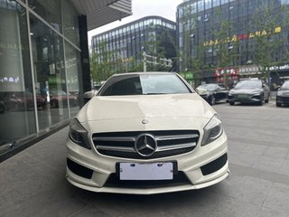奔驰A级 A200 1.6T 自动 限量运动型 