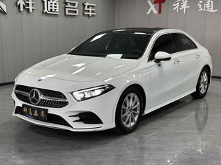 奔驰A级 A200L 1.3T 自动 运动轿车动感型 