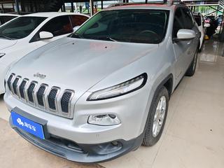 吉普自由光 2.4L 自动 领先版 