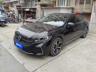 大众帕萨特 2.0T 自动 330TSI星空豪华版 