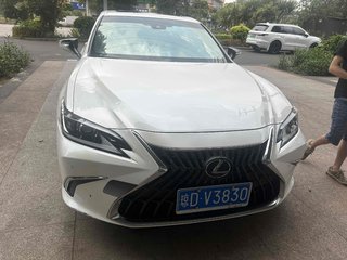 雷克萨斯ES 300h 2.5L 自动 卓越版 