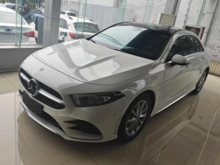 奔驰A级 A200L 1.3T 自动 运动轿车版 