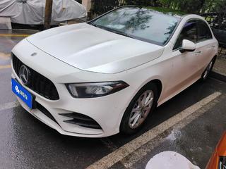 奔驰A级 A200L 1.3T 自动 改款运动轿车时尚型 