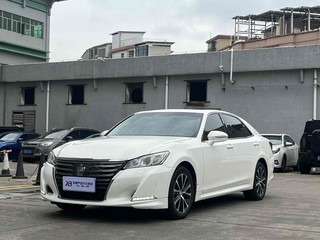 丰田皇冠 2.0T 自动 时尚版 