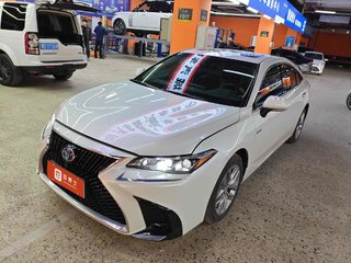 丰田亚洲龙 双擎 2.5L 自动 豪华版 