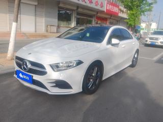 奔驰A级 A180L 1.3T 自动 运动轿车 