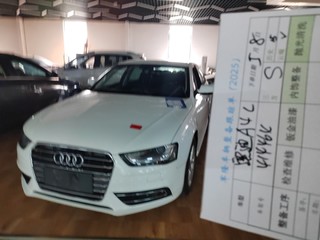 奥迪A4L 35TFSI 2.0T 自动 标准型 