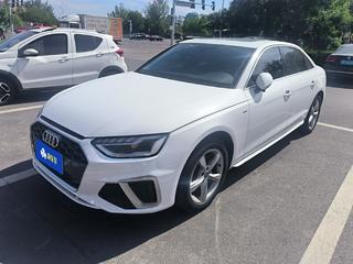奥迪A4L 35TFSI 2.0T 自动 时尚动感型 