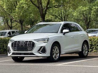 奥迪Q3 1.4T 进取动感型 