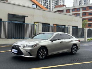 雷克萨斯ES 300h 