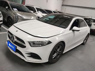 奔驰A级 A180L 1.3T 自动 运动轿车 