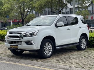 五十铃mu-X 3.0T 自动 尊享型 