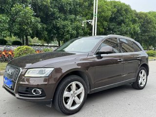 奥迪Q5 40TFSI 2.0T 自动 进取型 