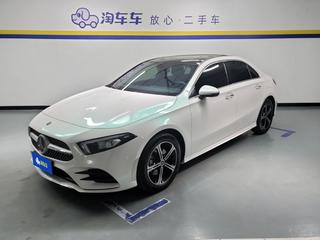 奔驰A级 A200L 1.3T 自动 改款运动轿车动感型 